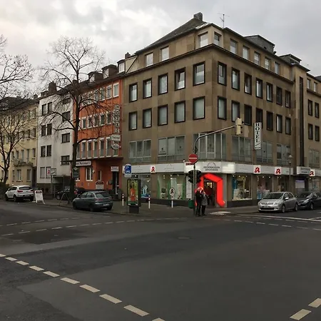 National בית הארחה